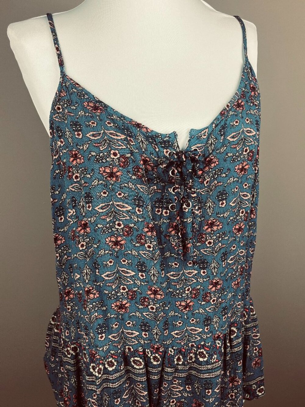 American Eagle Outfitters Sleeveless Blouse Size XL Dusty Blue Tan Orange Floral